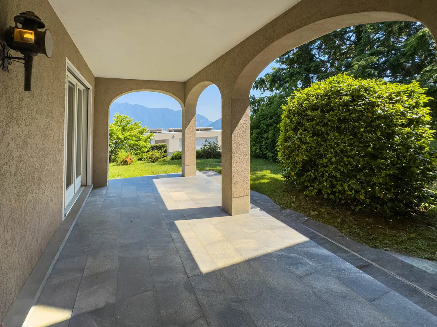 Villa with garden and open view of Lake Lugano in Carona - Photo 1 of 17
