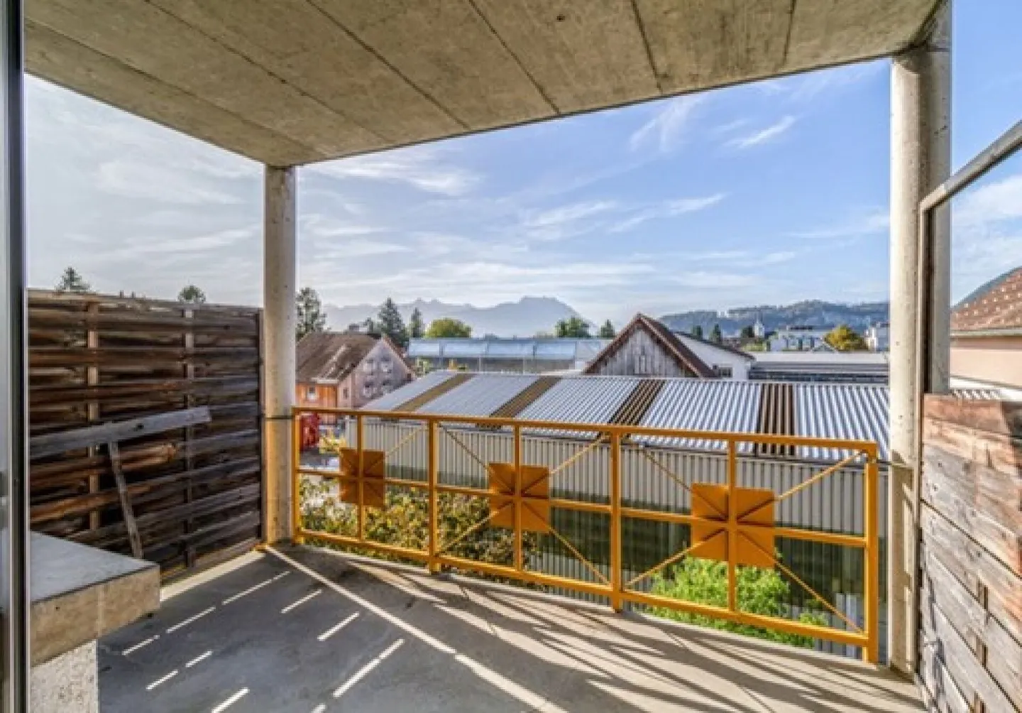 HELLE 4.5-ZIMMER-WOHNUNG MIT WUNDERBARER AUSSICHT - Foto 9 von 9