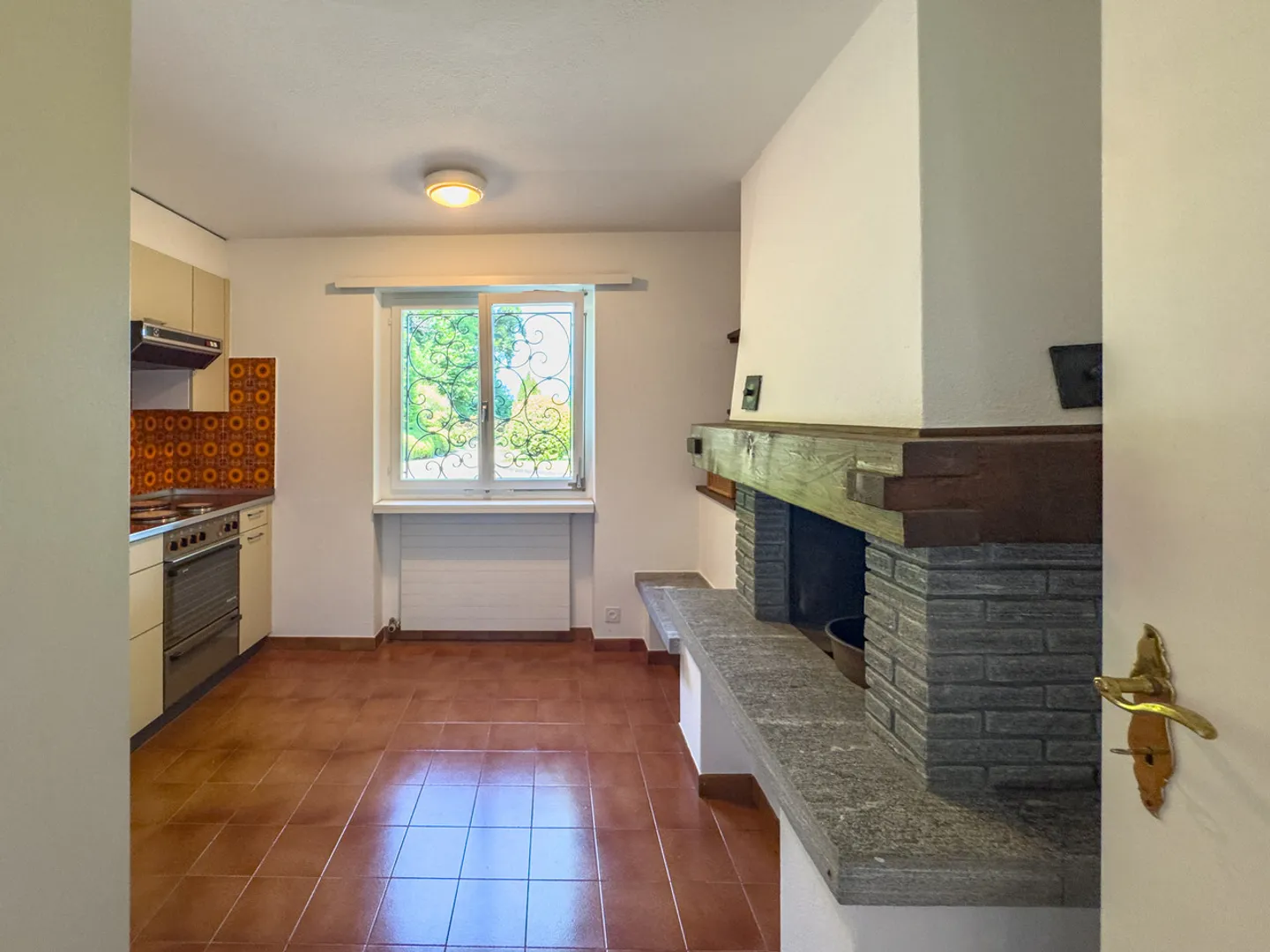 Villa with garden and open view of Lake Lugano in Carona - Photo 4 of 17
