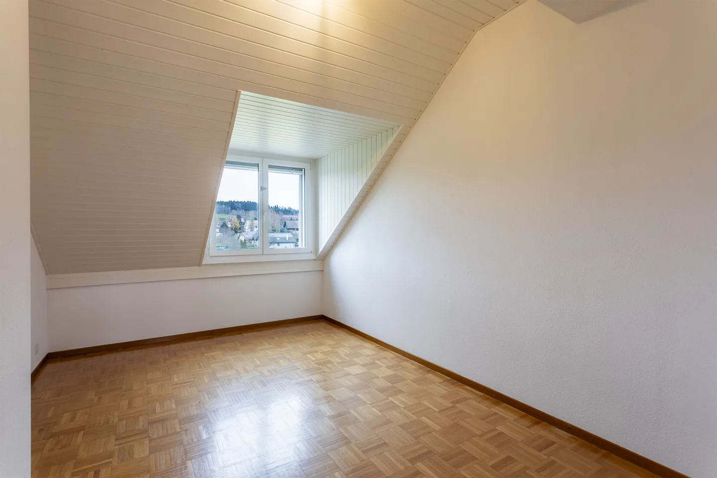 Appartement 4,5 pièces plus surcombles aménagés  - Photo 6 sur 11