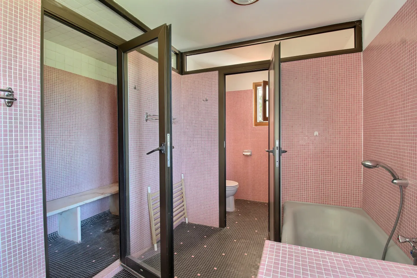Spaziosa casa indipendente in zona tranquilla con vista - Foto 14 di 18