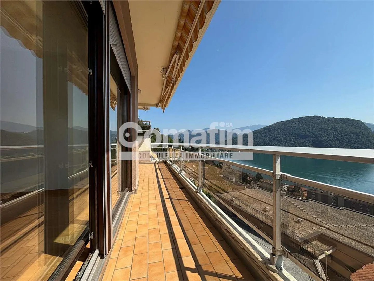 4 Chambres avec Vue Panoramique à Ponte Tresa - Photo 2 sur 10