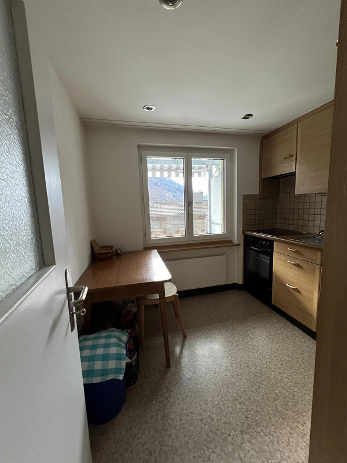 Belle appartement de 2 pièces dans un endroit calme - Photo 2 sur 7