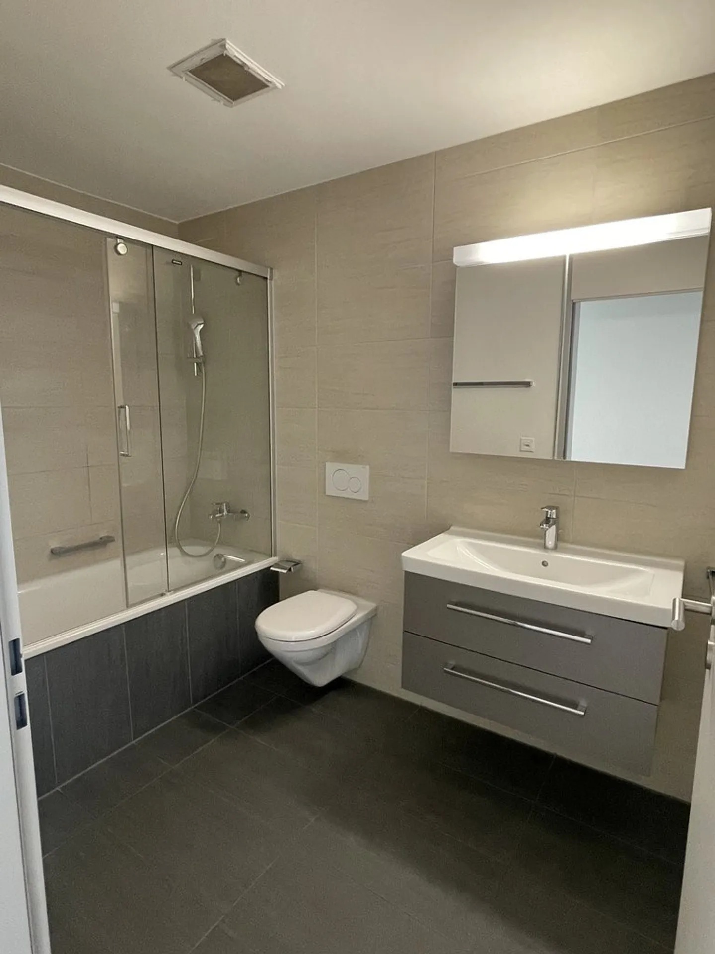 Ottimo appartamento attico - Foto 3 di 5