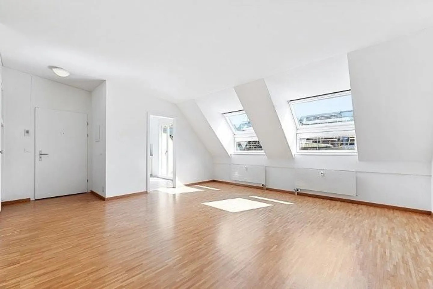 Appartamento Attico di 3 Camere nel Centro di Lucerna - Foto 4 di 10