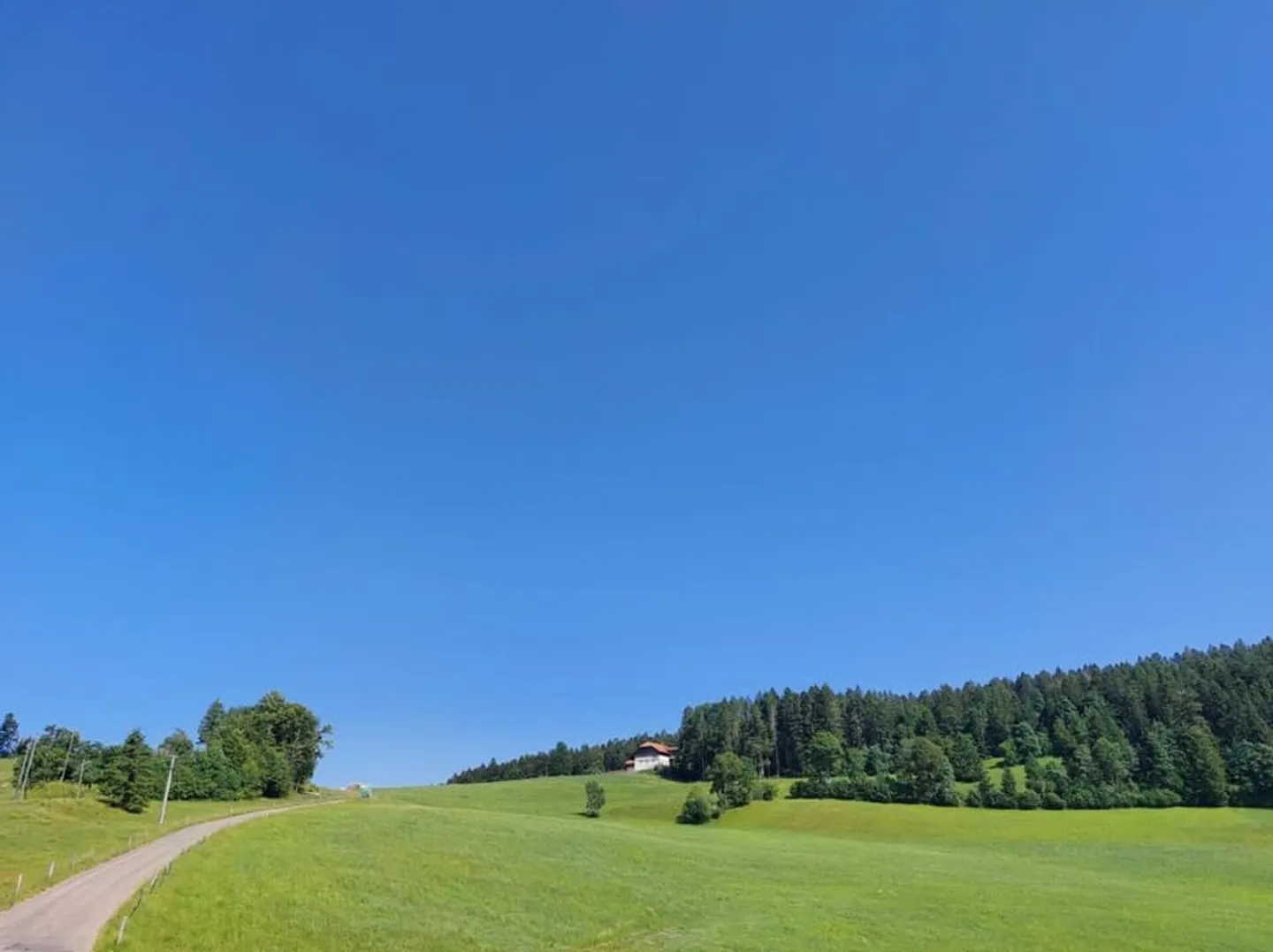 Spacious individual villa with superb views of the countryside - Photo 3 of 13