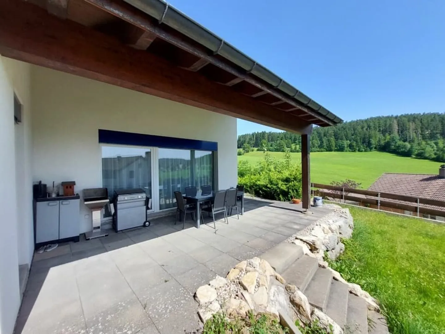 Spacious individual villa with superb views of the countryside - Photo 4 of 13