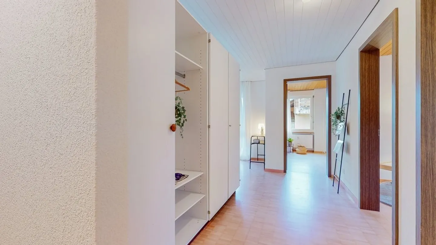 Appartamento di 4,5 stanze in un quartiere adatto alle famiglie - Foto 8 di 12