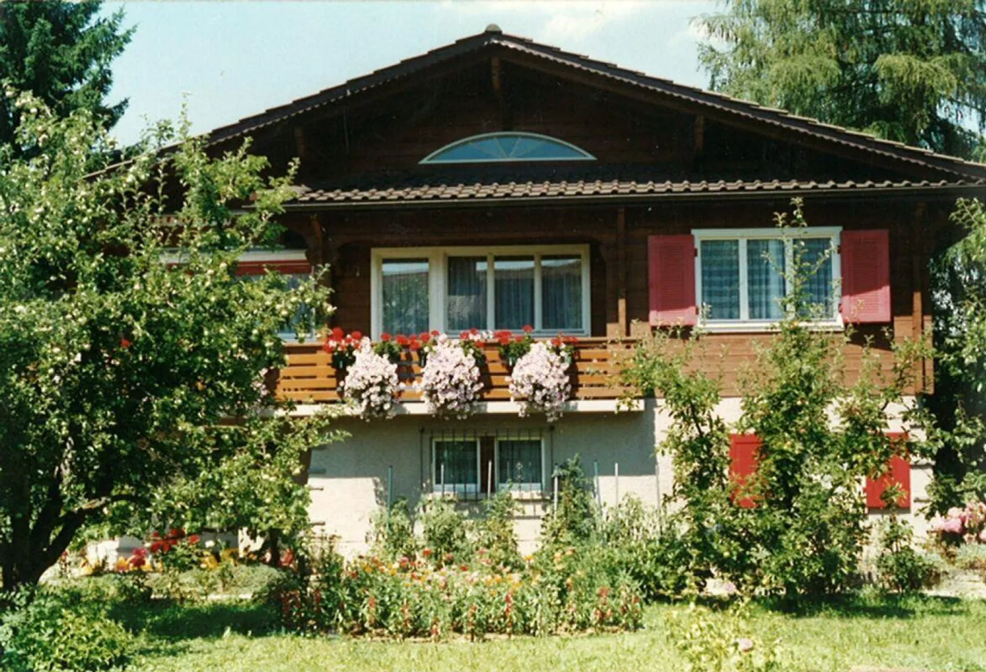 Incantevole casa unifamiliare di 4 camere con grande giardino - Foto 1 di 9