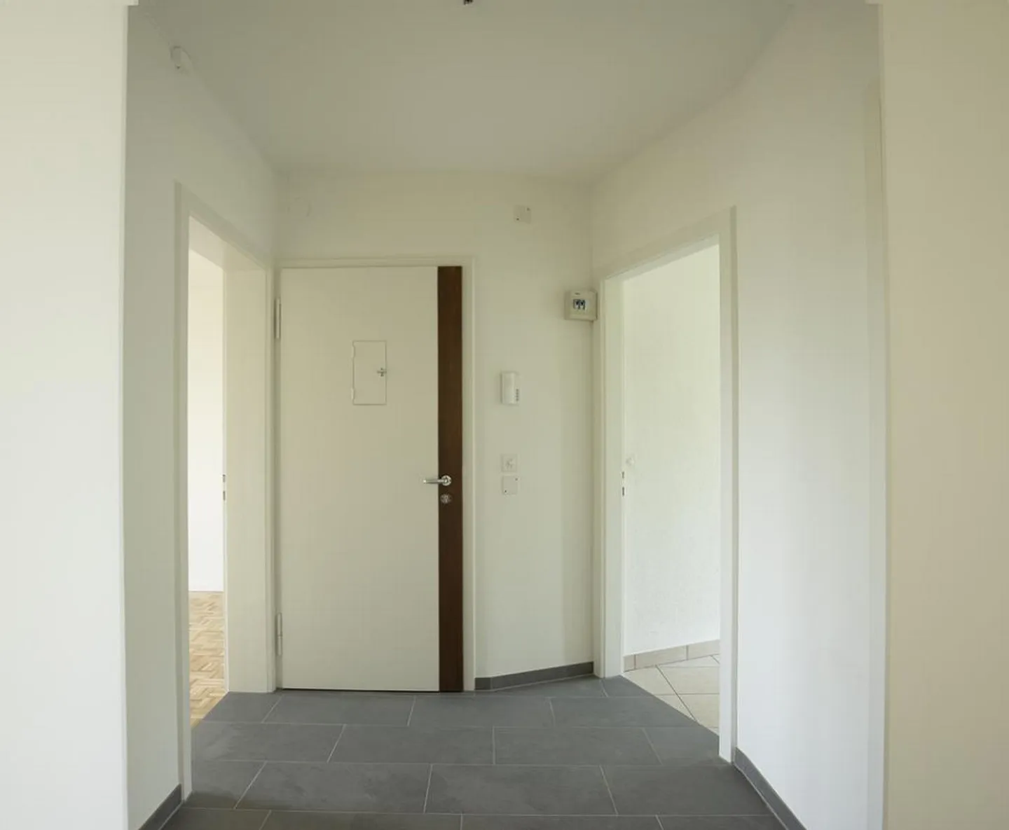 Appartement lumineux avec balcon - Photo 2 sur 8