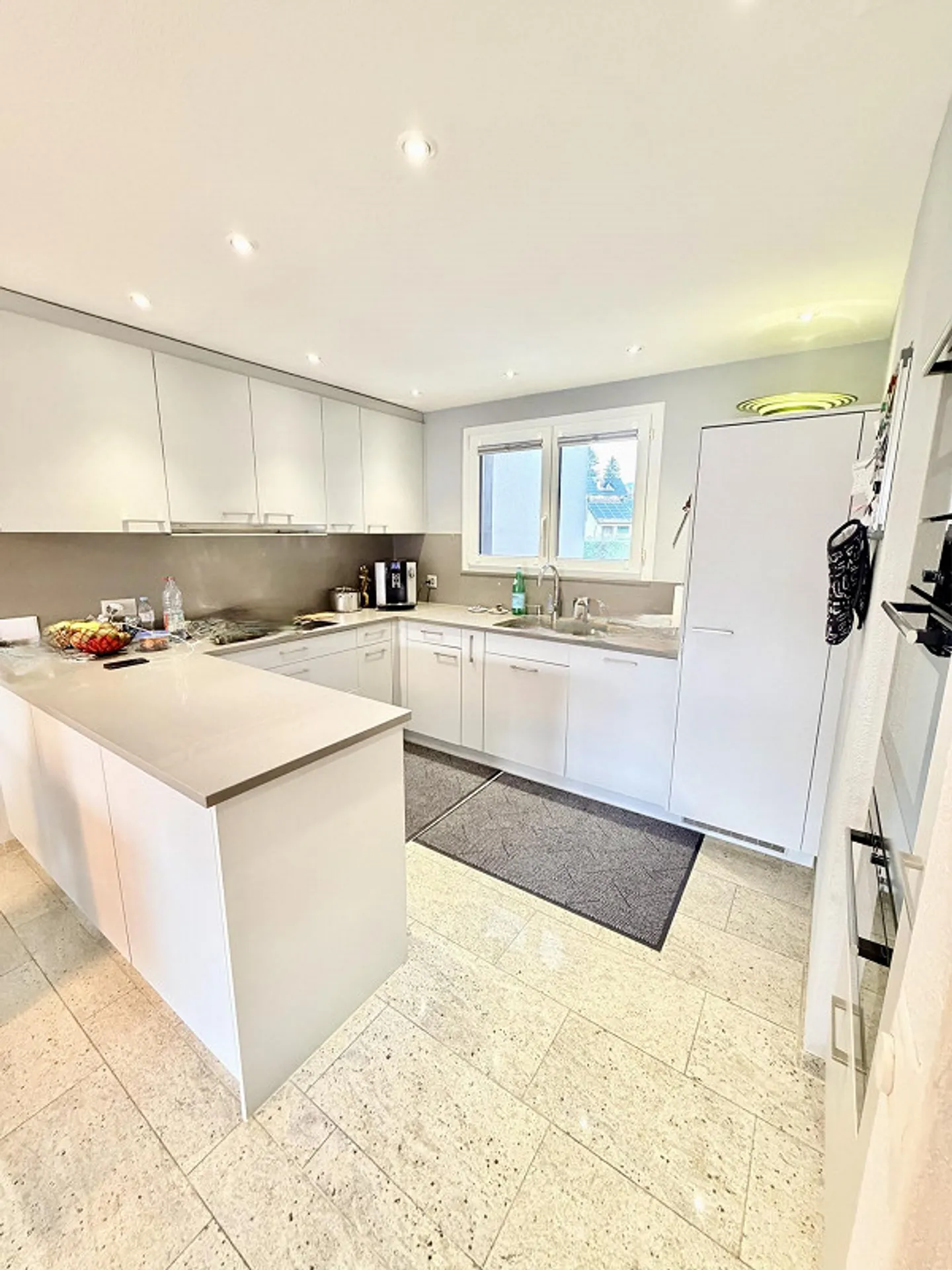 Modern 5.5-room apartment in Glattfelden with style - Photo 4 of 20