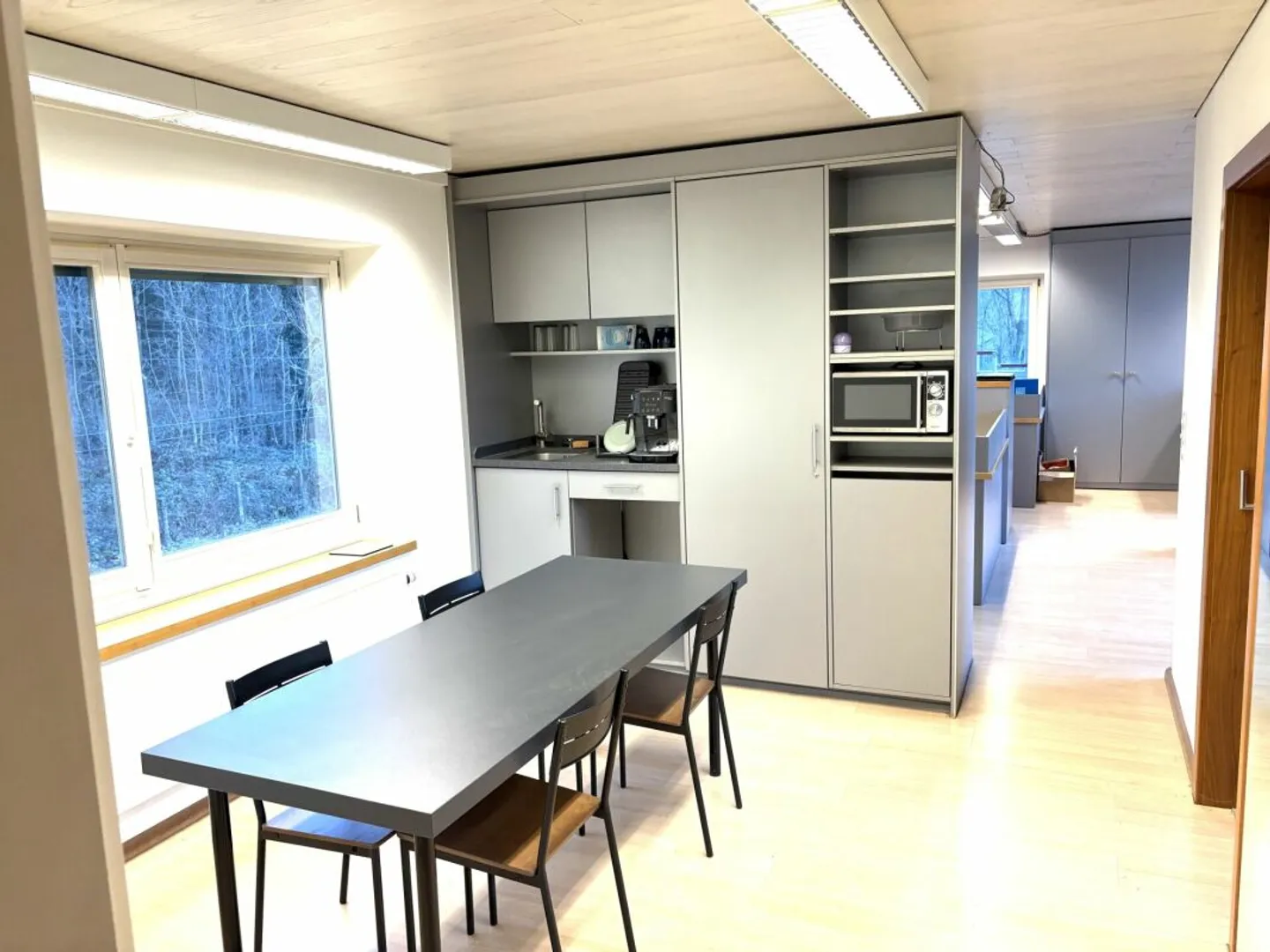 Propriété commerciale spacieuse avec de nombreux extras - Photo 6 sur 8