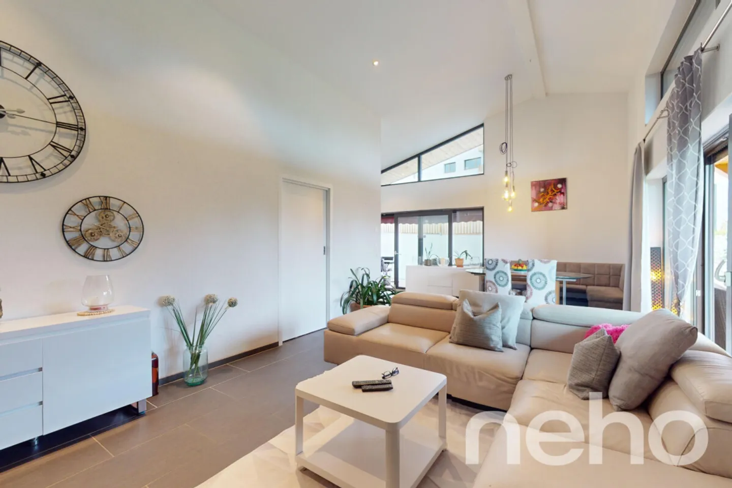 At the gates of Marly! Single-storey villa with garden and swimming pool - Photo 3 of 13