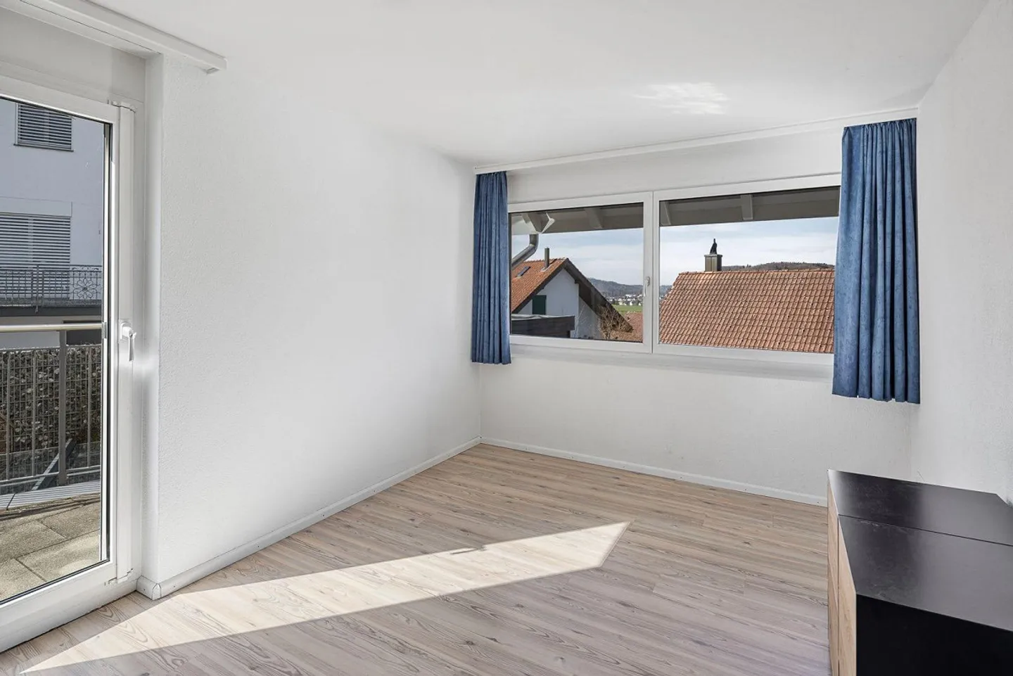 Modernes Doppeleinfamilienhaus in Hüttikon - Foto 7 von 13