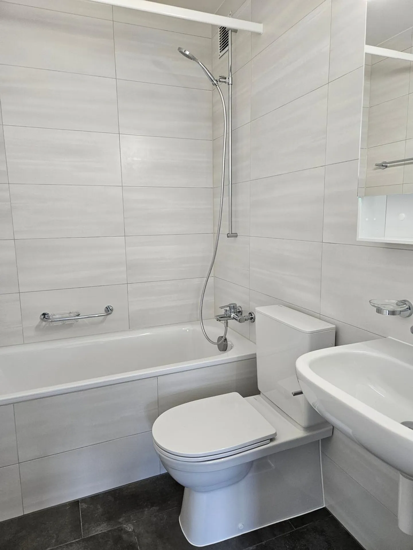 Renovierte 4-Zimmer-Wohnung im 7. Stock Nr. 47 - Foto 2 von 10