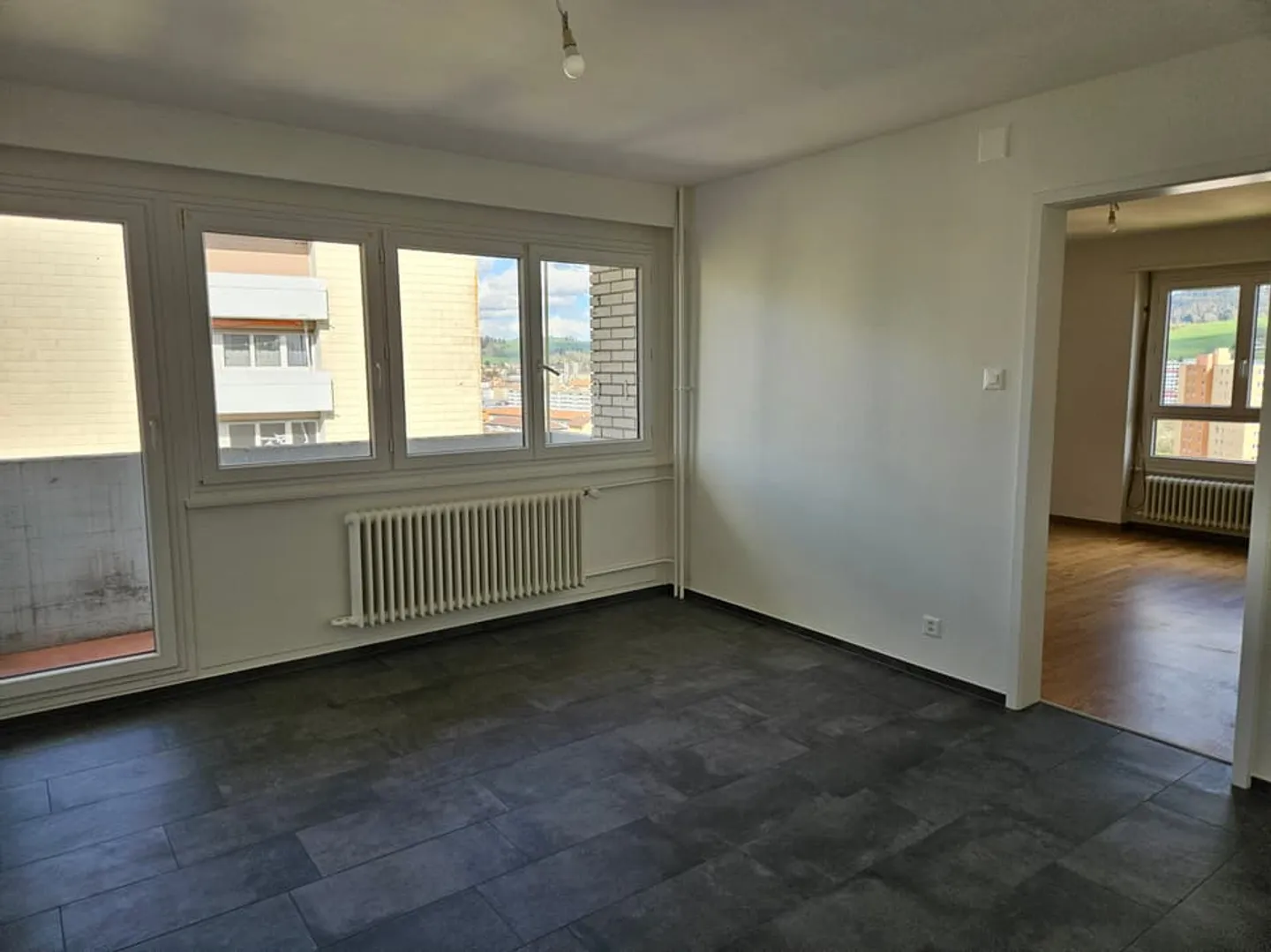Renovierte 4-Zimmer-Wohnung im 7. Stock Nr. 47 - Foto 4 von 10
