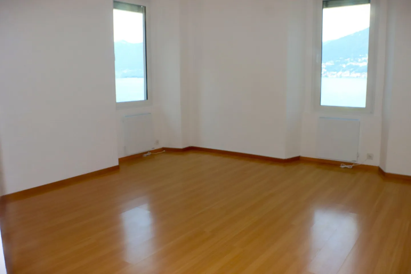 Stattliche Liegenschaft  mit Ausbaupotenzial  Casa imponente con appartamenti  con grande potenziale - Foto 6 di 13