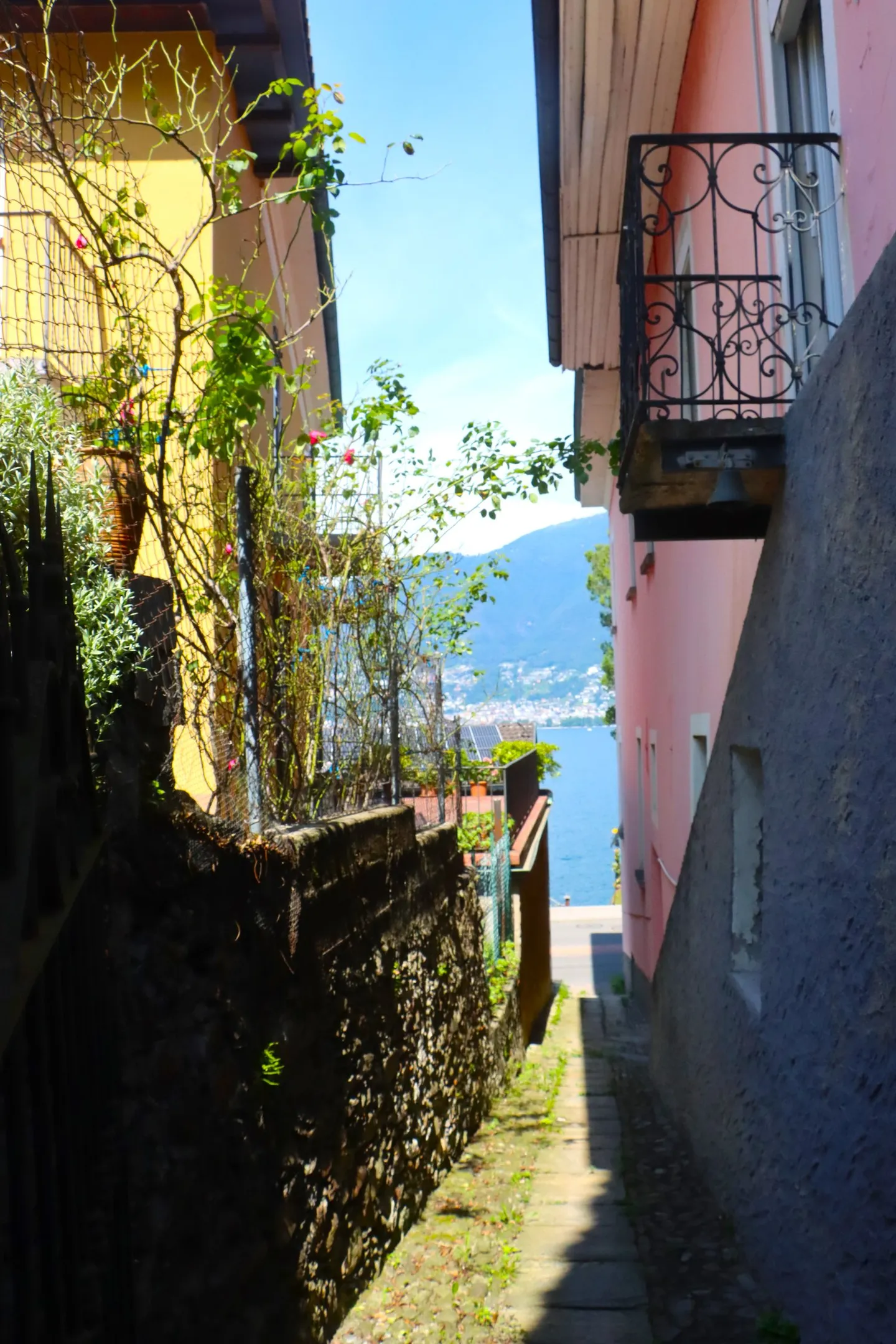 Stattliche Liegenschaft  mit Ausbaupotenzial  Casa imponente con appartamenti  con grande potenziale - Foto 2 di 13