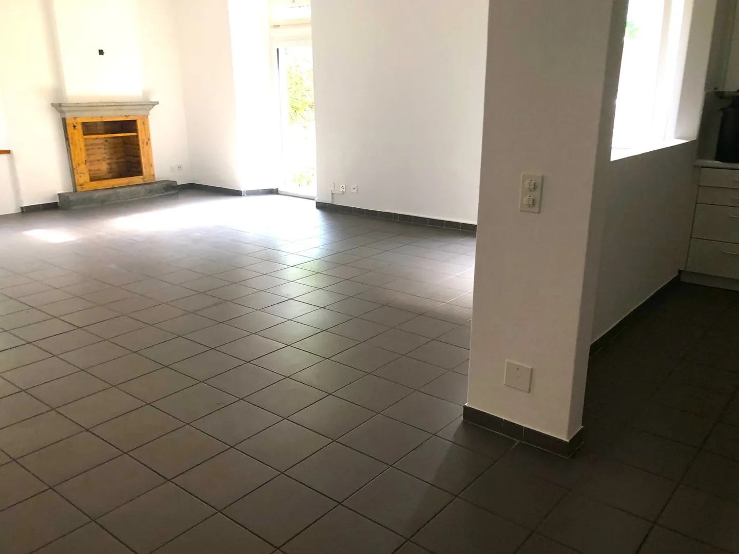 Stattliche Liegenschaft  mit Ausbaupotenzial  Casa imponente con appartamenti  con grande potenziale - Foto 11 di 13