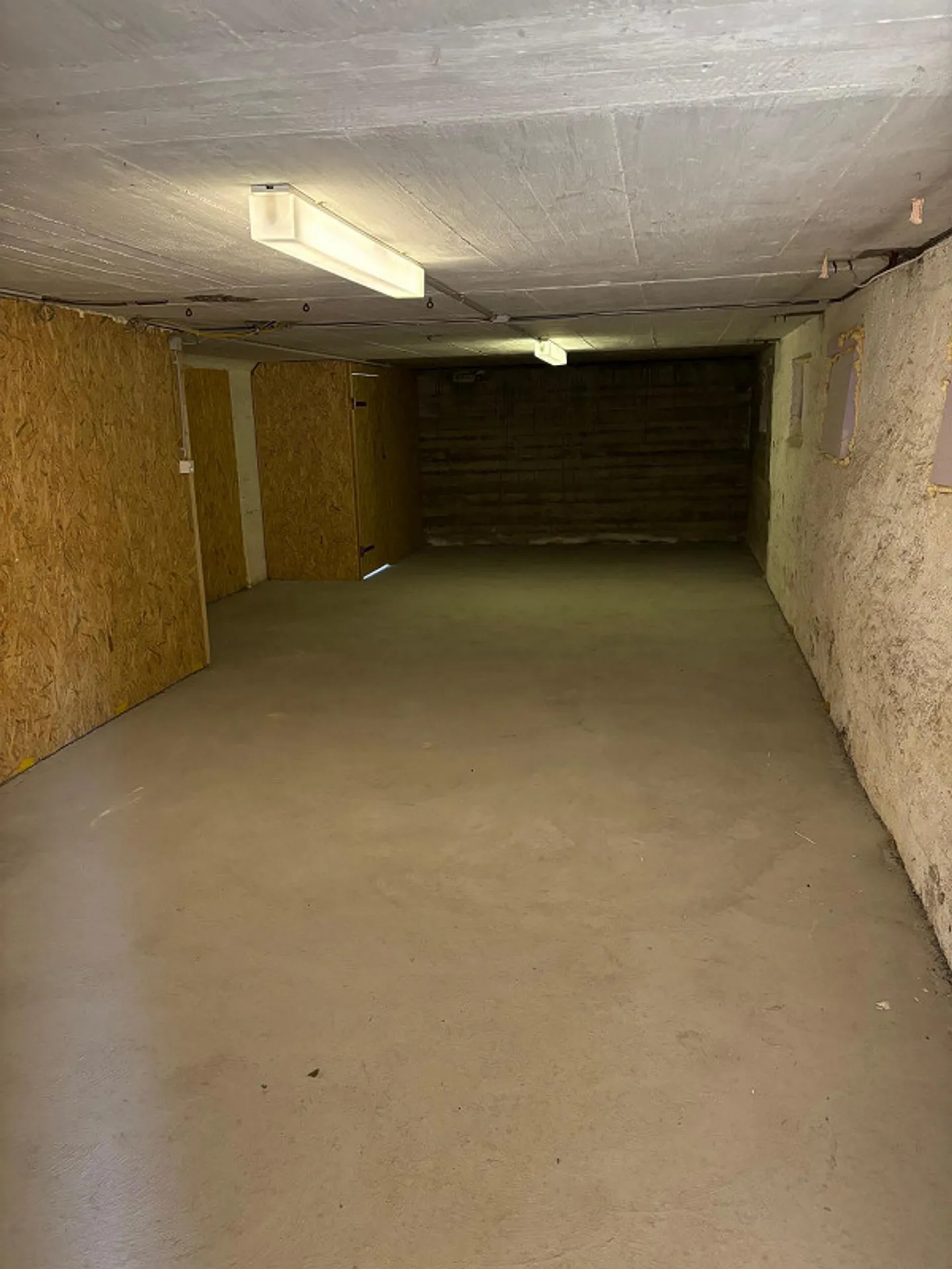 Commercial Space - Photo 2 of 7