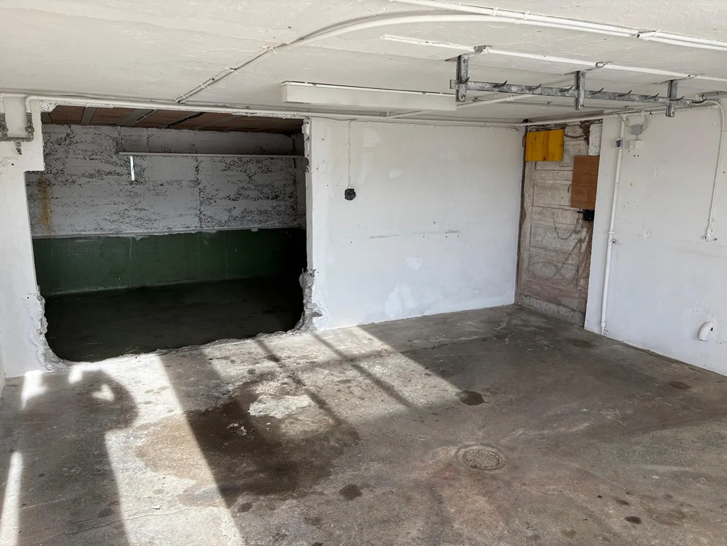 Commercial Space - Photo 3 of 7