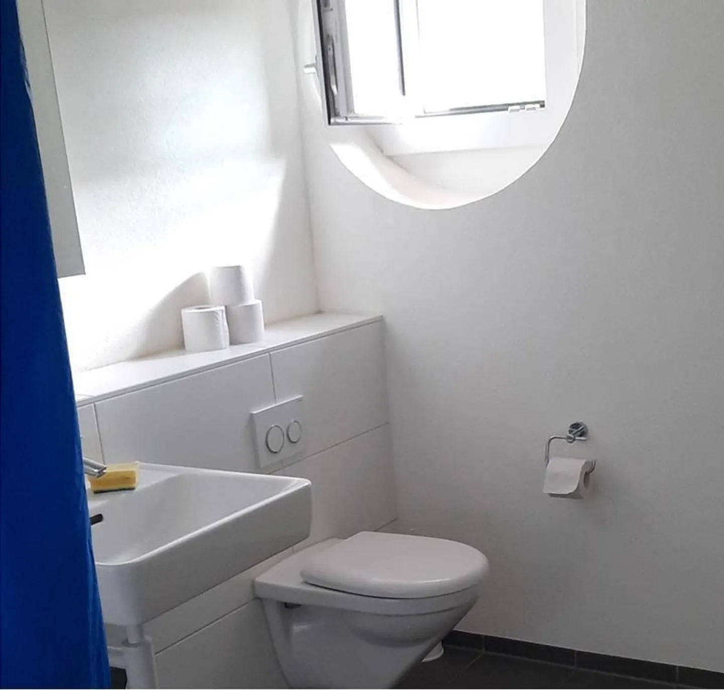 Attic Room near Basel SBB Train Station - Photo 2 of 6