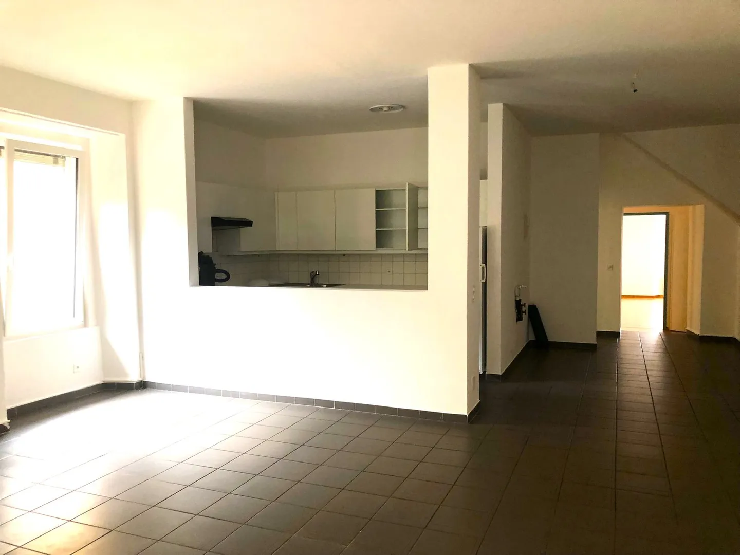Stattliche Liegenschaft  mit Ausbaupotenzial  Casa imponente con appartamenti  con grande potenziale - Foto 12 di 13