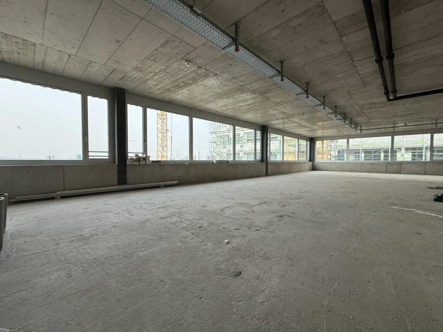 Office with approx. 380 m2 in new building - Photo 3 of 11