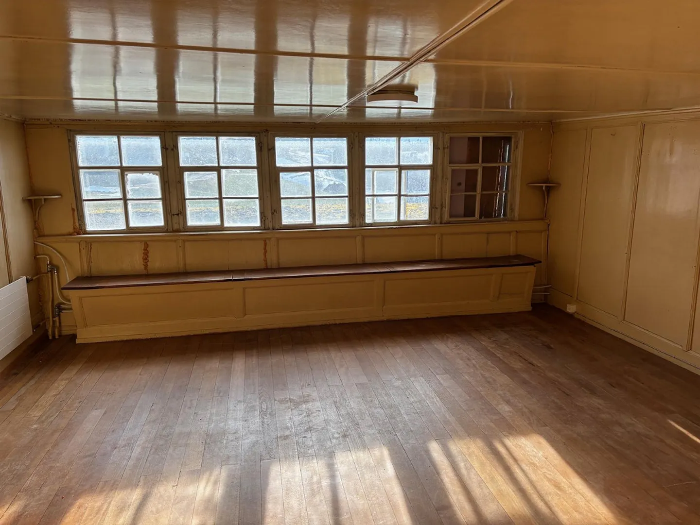 Commercial Space - Photo 5 of 7