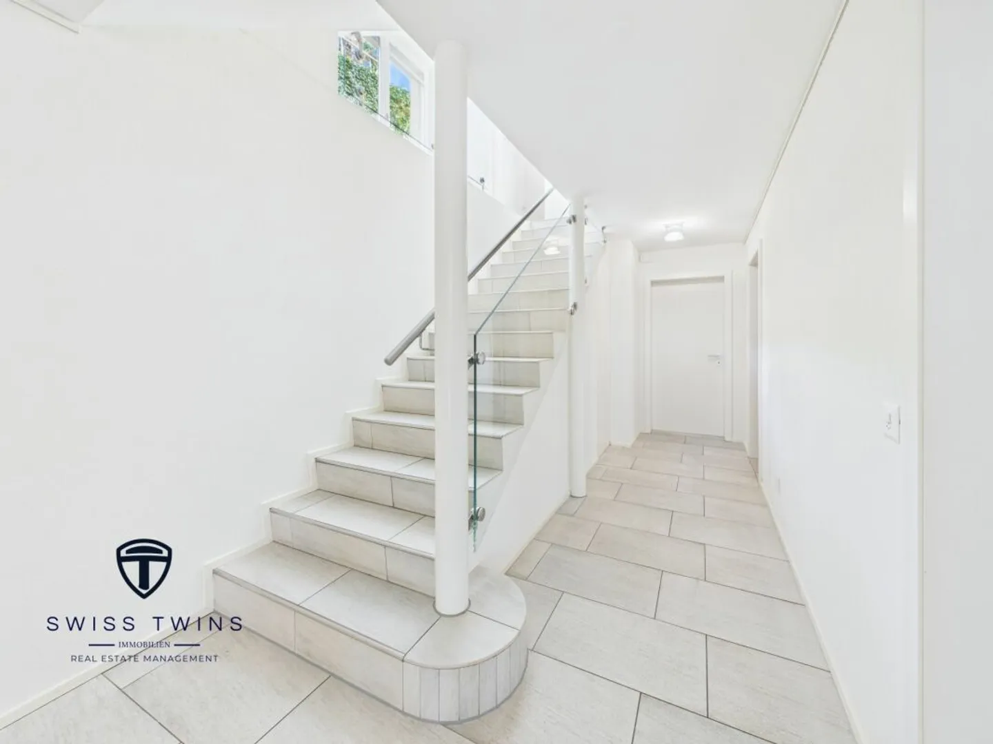 Expérience de vie spacieuse et moderne avec vue imprenable sur Sonnenberg - Photo 15 sur 26