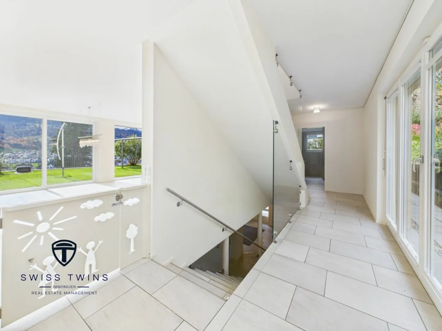 Expérience de vie spacieuse et moderne avec vue imprenable sur Sonnenberg - Photo 6 sur 26