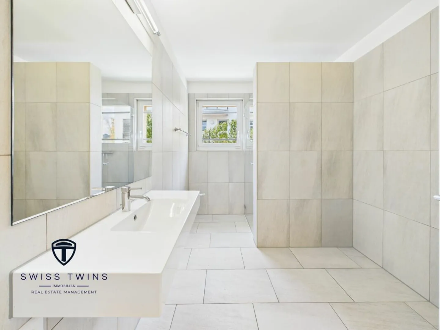 Expérience de vie spacieuse et moderne avec vue imprenable sur Sonnenberg - Photo 7 sur 26