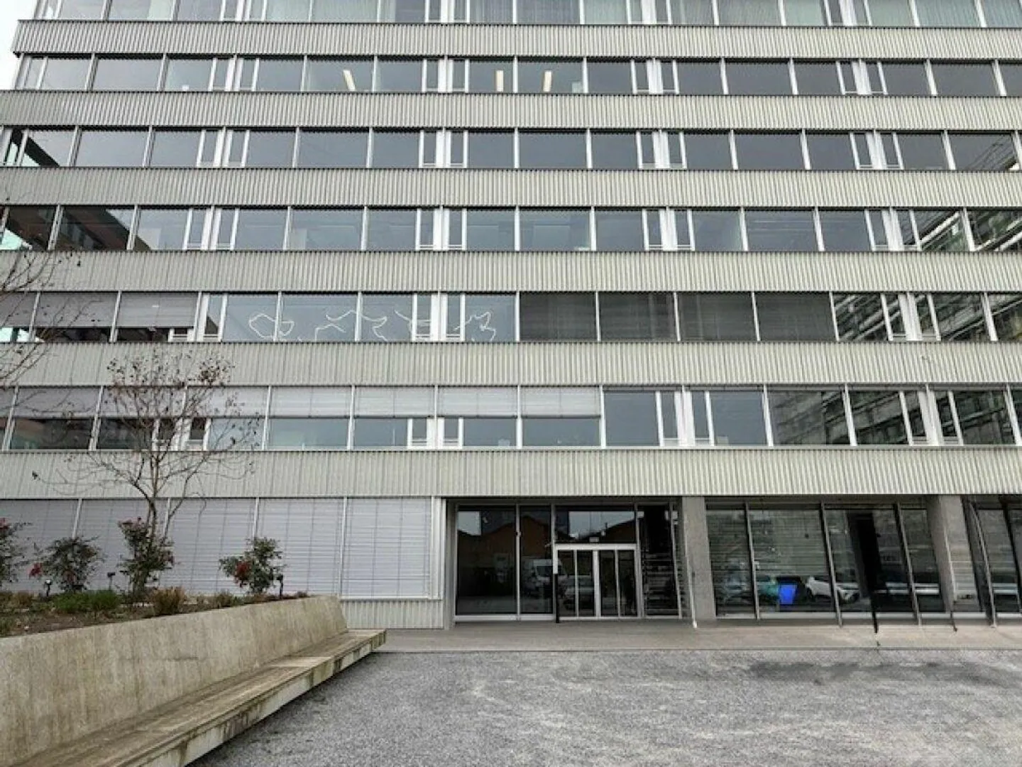 Office with approx. 380 m2 in new building - Photo 11 of 11