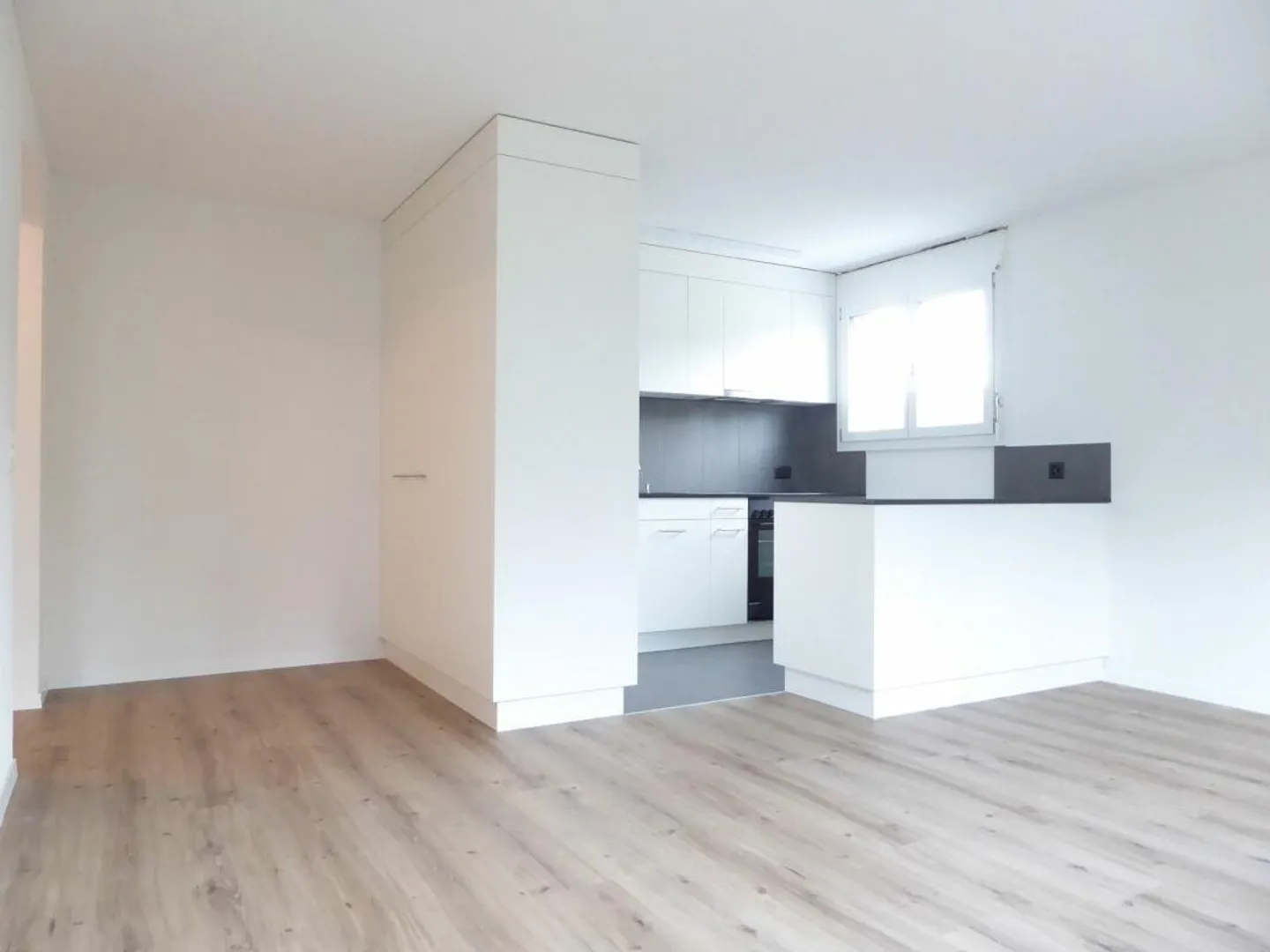 Attractive 2½-room apartment with good transport connections - Photo 5 of 9