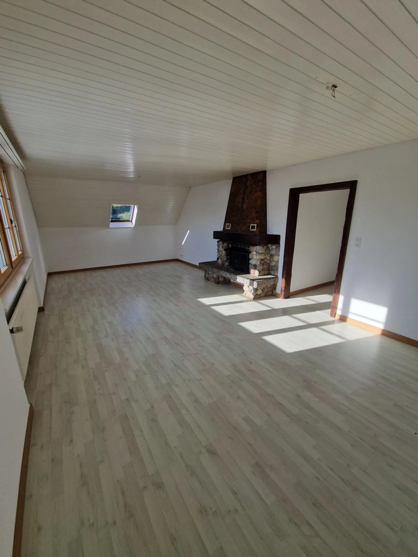 Ein neu isoliertes Gebäude mit Ihrer Dachterrasse - Foto 2 von 12