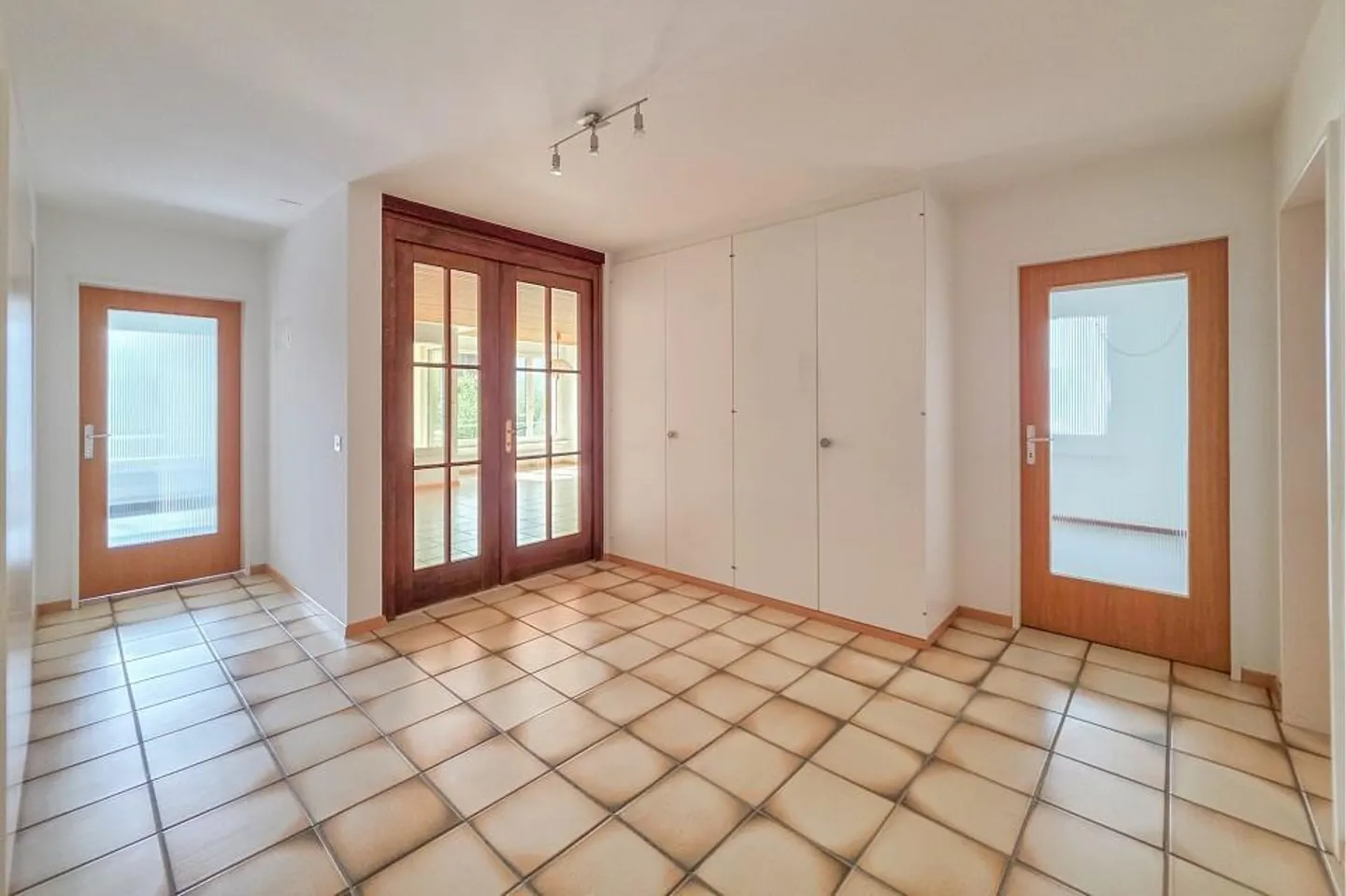 Geräumige Wohnung mit Balkon - Foto 3 von 13