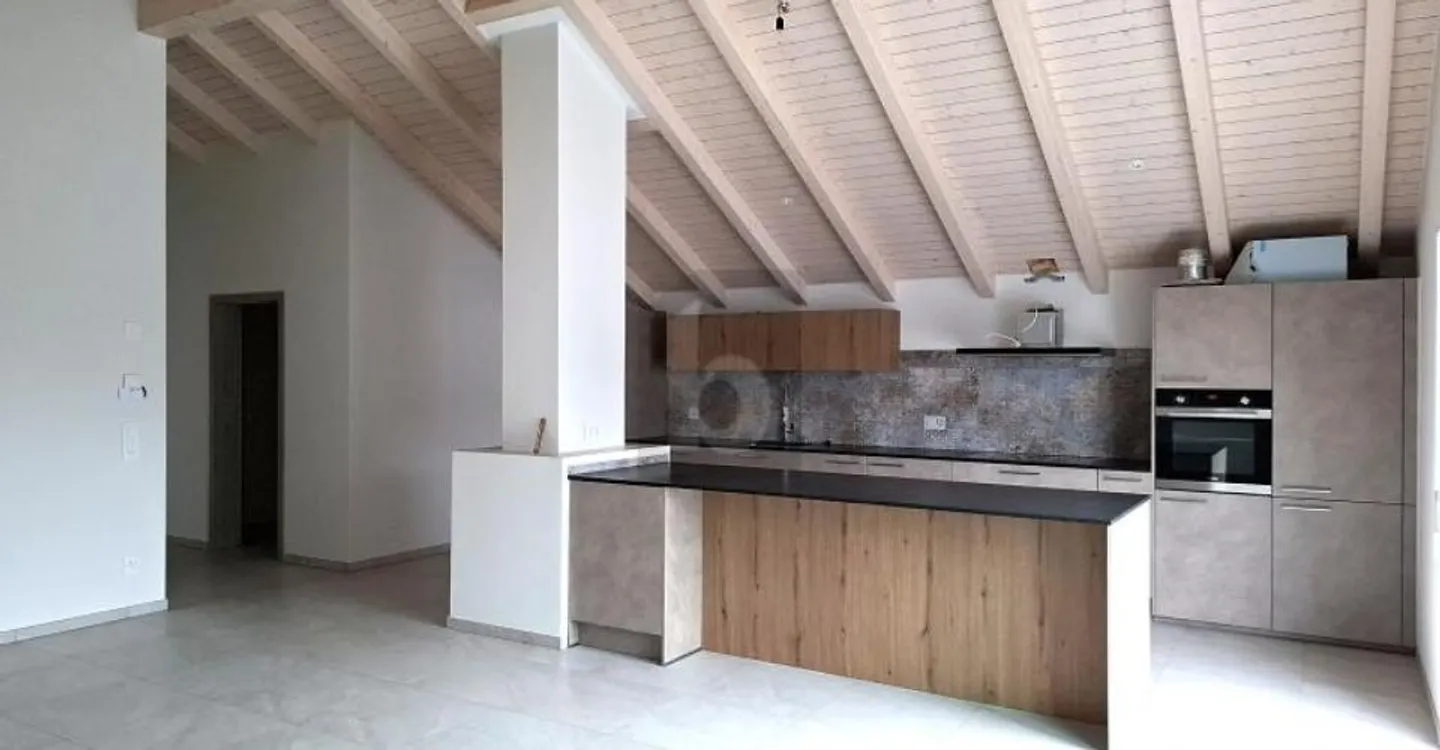 NEW, SPACIOUS, BRIGHT AND MODERN ATTIC - Photo 2 of 5