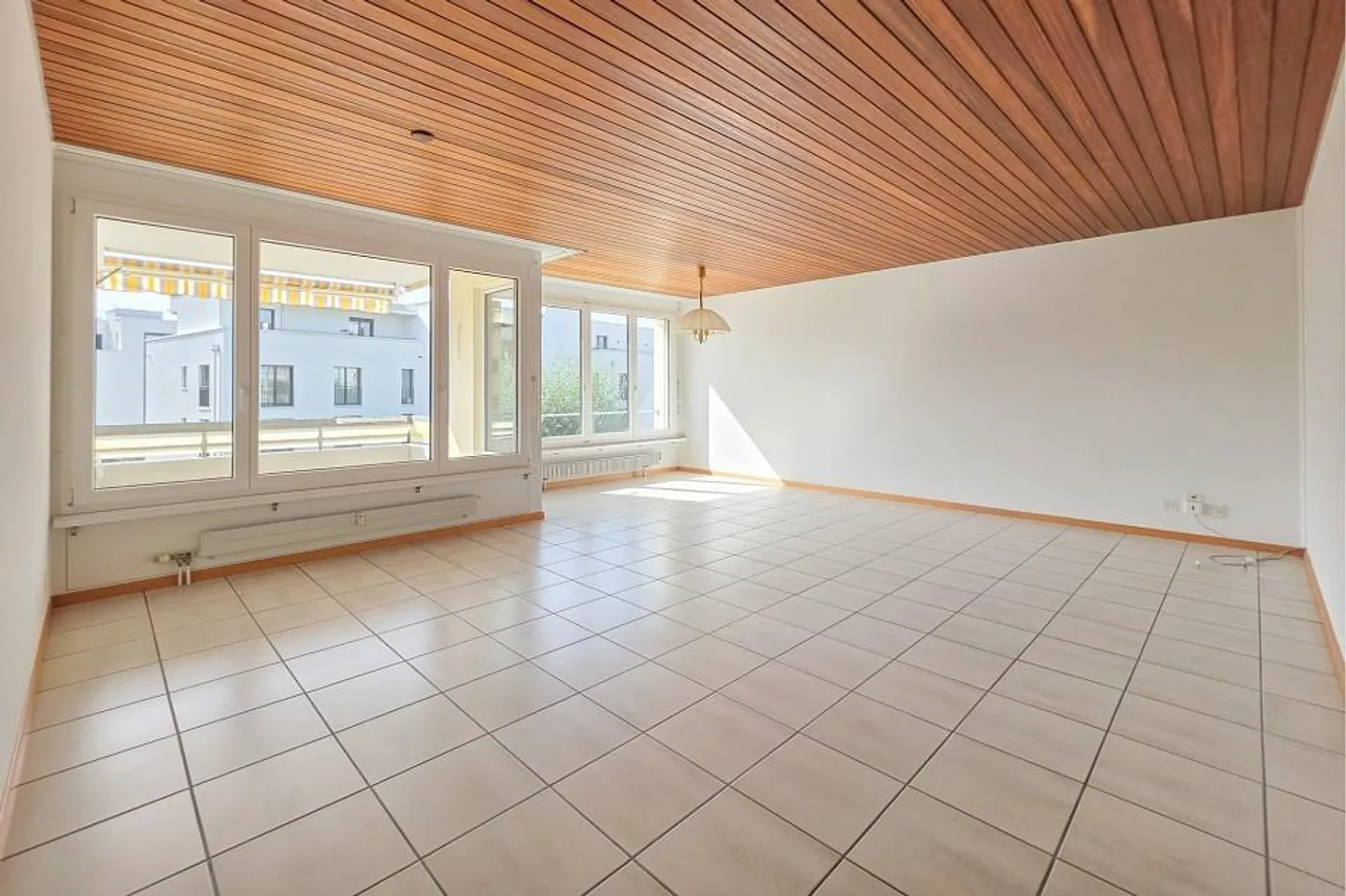 Geräumige Wohnung mit Balkon - Foto 4 von 13