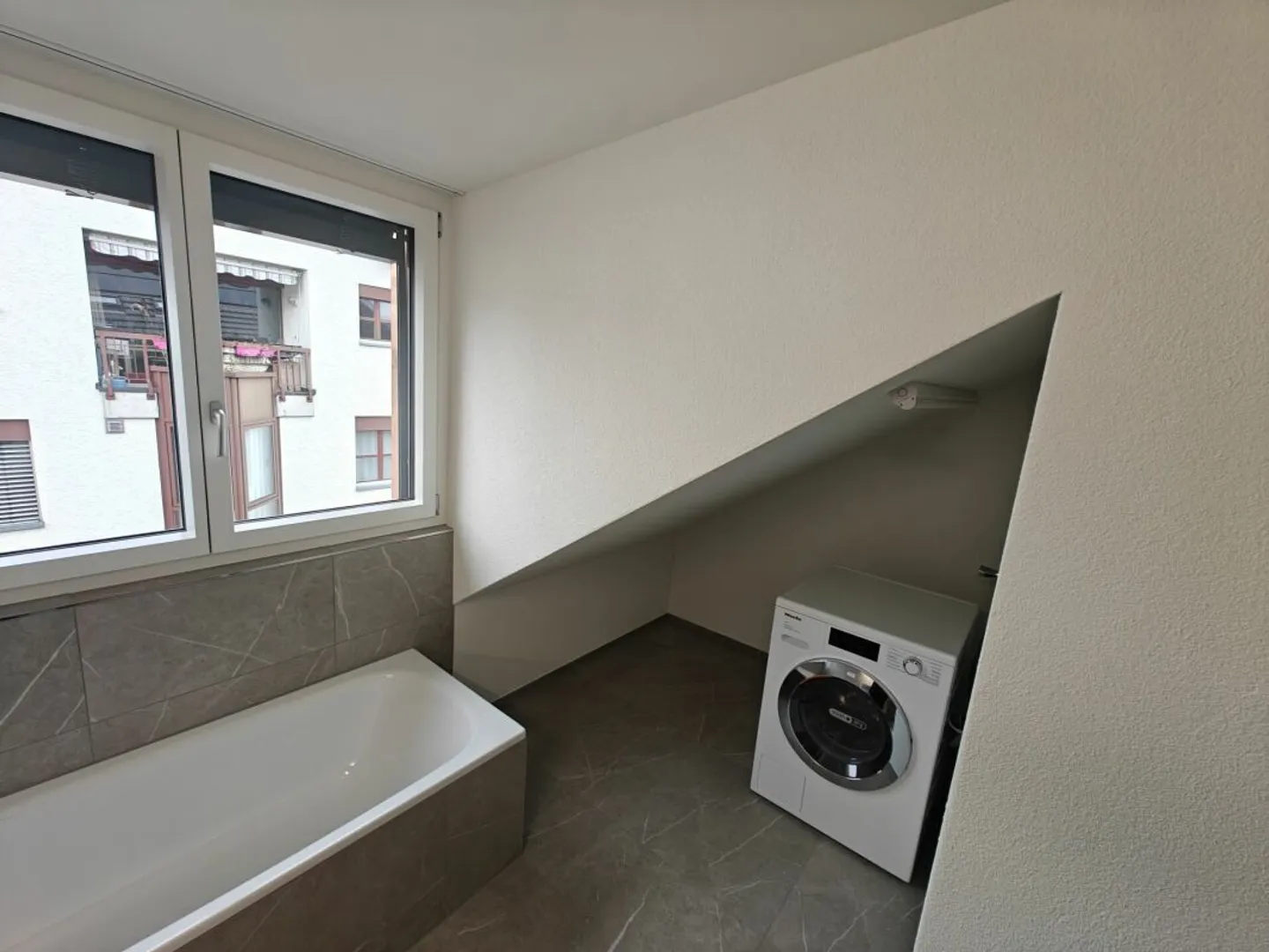 Nuovo appartamento con carattere accogliente nel cuore di Rüti - Foto 10 di 13