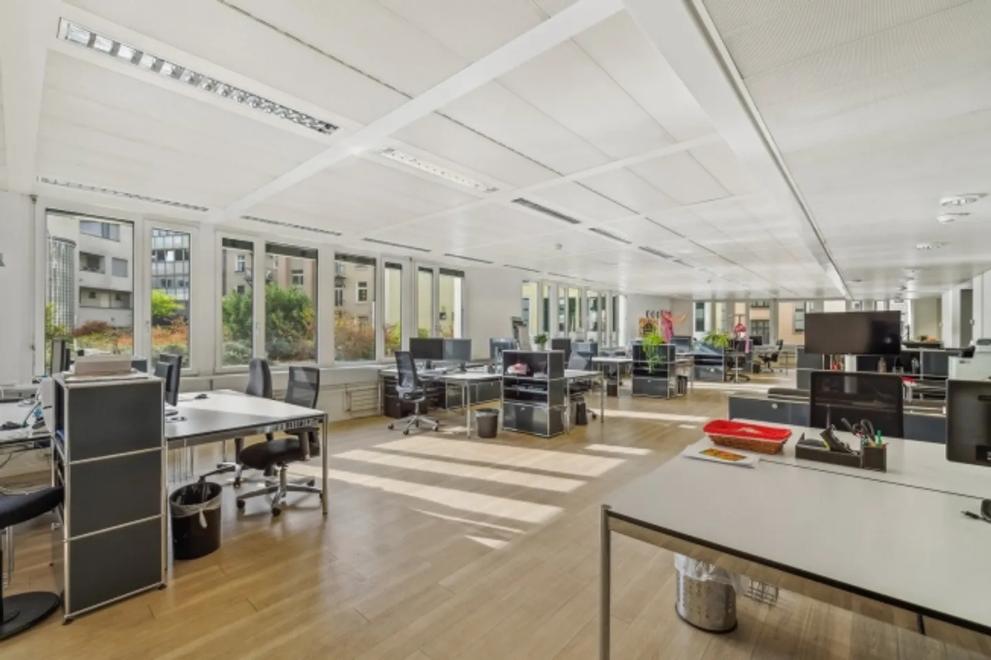 Central. Spacieux. Inspirant - Bureaux à proximité immédiate de la gare - Photo 9 sur 13