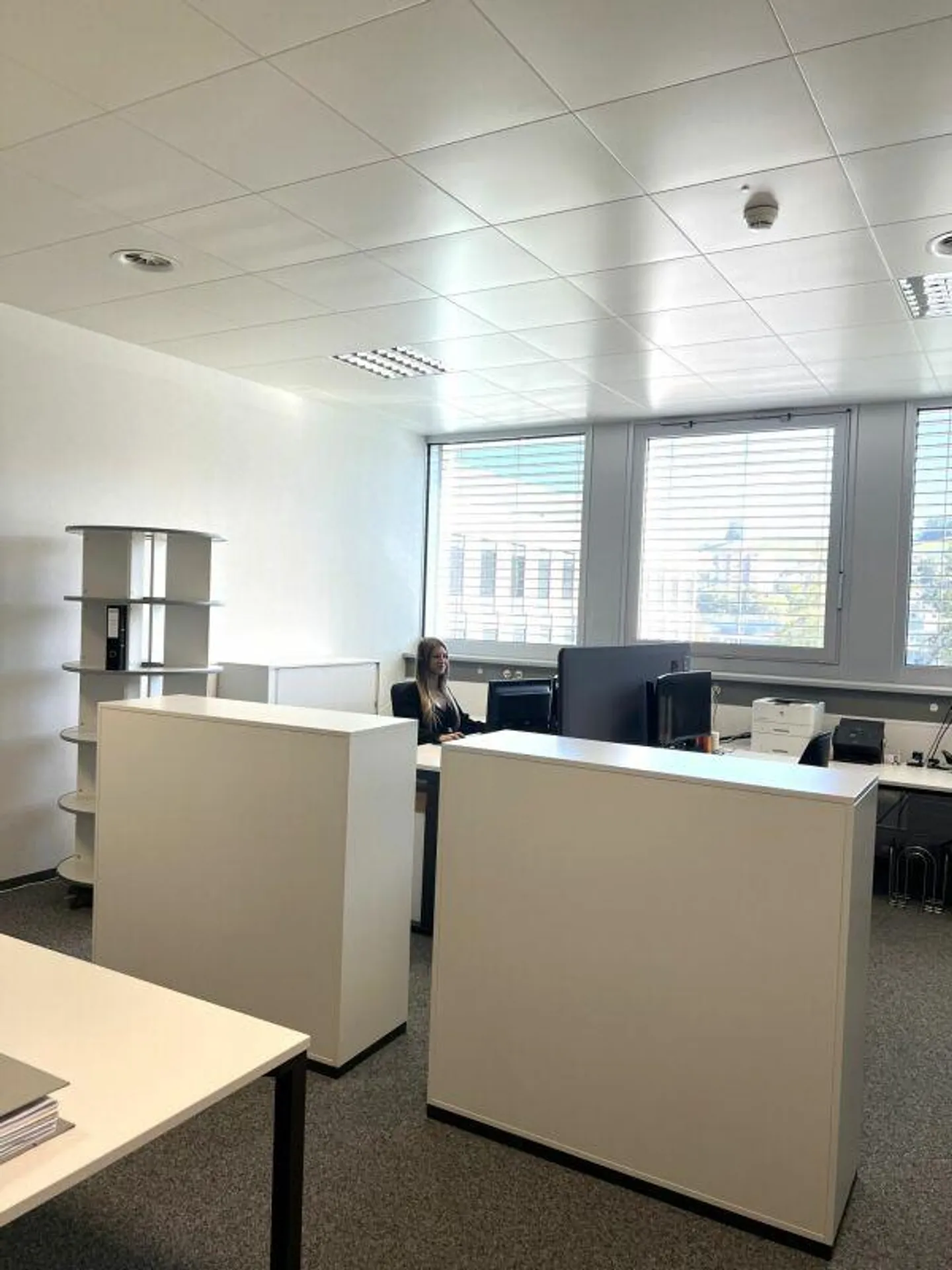 Espace de bureau de 145 m2 à des conditions optimales dans le meilleur emplacement avec accès immédiat à l'autoroute - Photo 2 sur 5