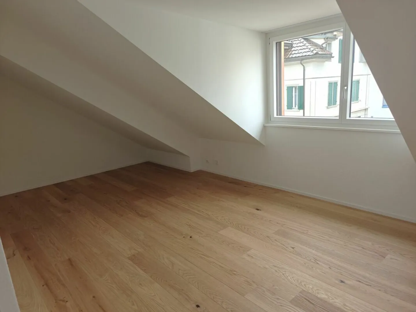 Nuovo appartamento con carattere accogliente nel cuore di Rüti - Foto 5 di 13