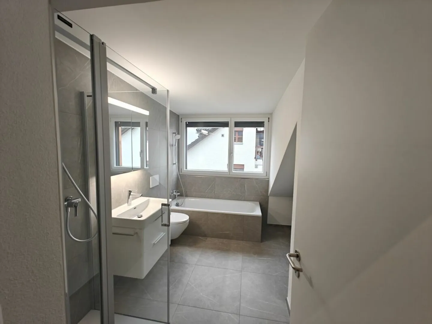 Nuovo appartamento con carattere accogliente nel cuore di Rüti - Foto 9 di 13