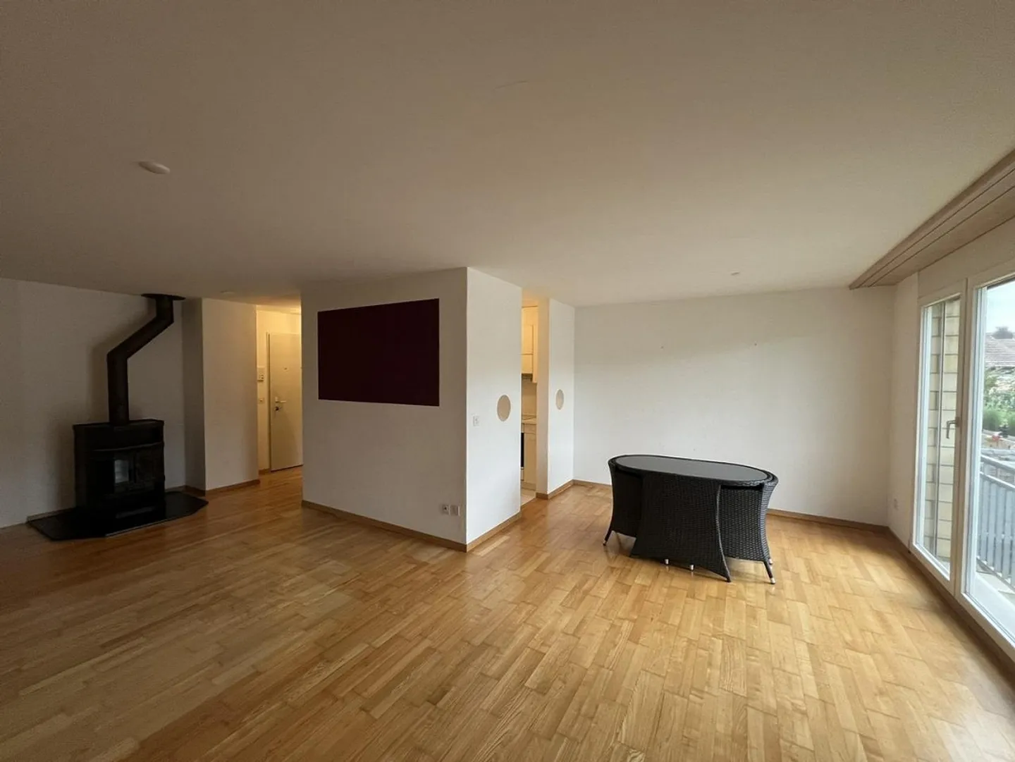 Appartamento pratico di 2,5 stanze con balcone vicino alla città - Foto 2 di 7