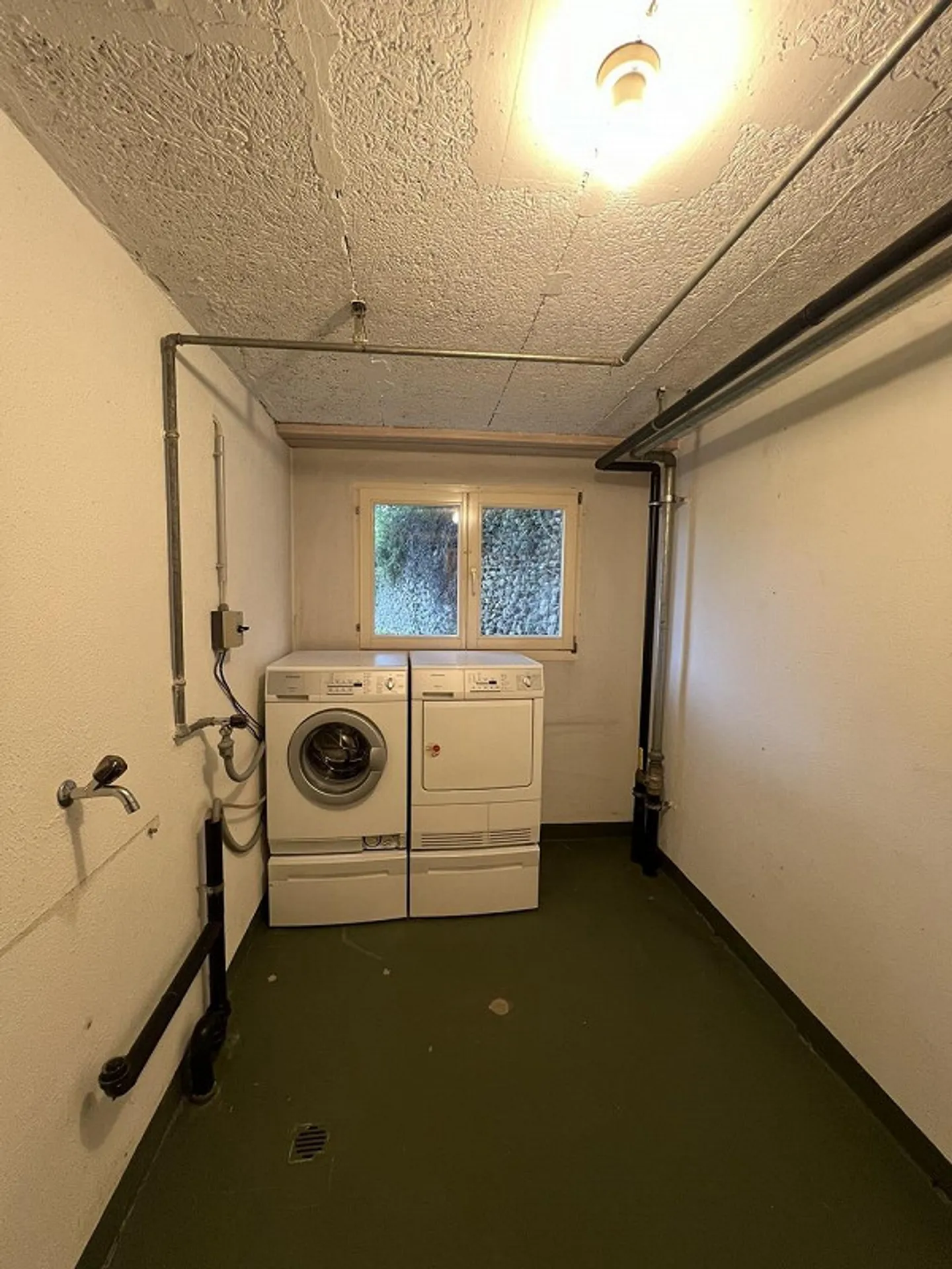 Appartamento pratico di 2,5 stanze con balcone vicino alla città - Foto 6 di 7
