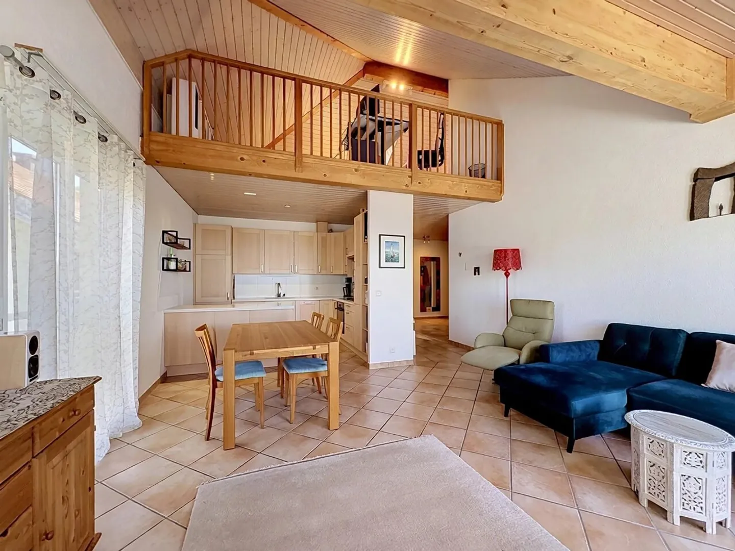 Wunderschöne 4,5-Zimmer-Penthouse mit Mezzanin + Garage-Box - Foto 1 von 12