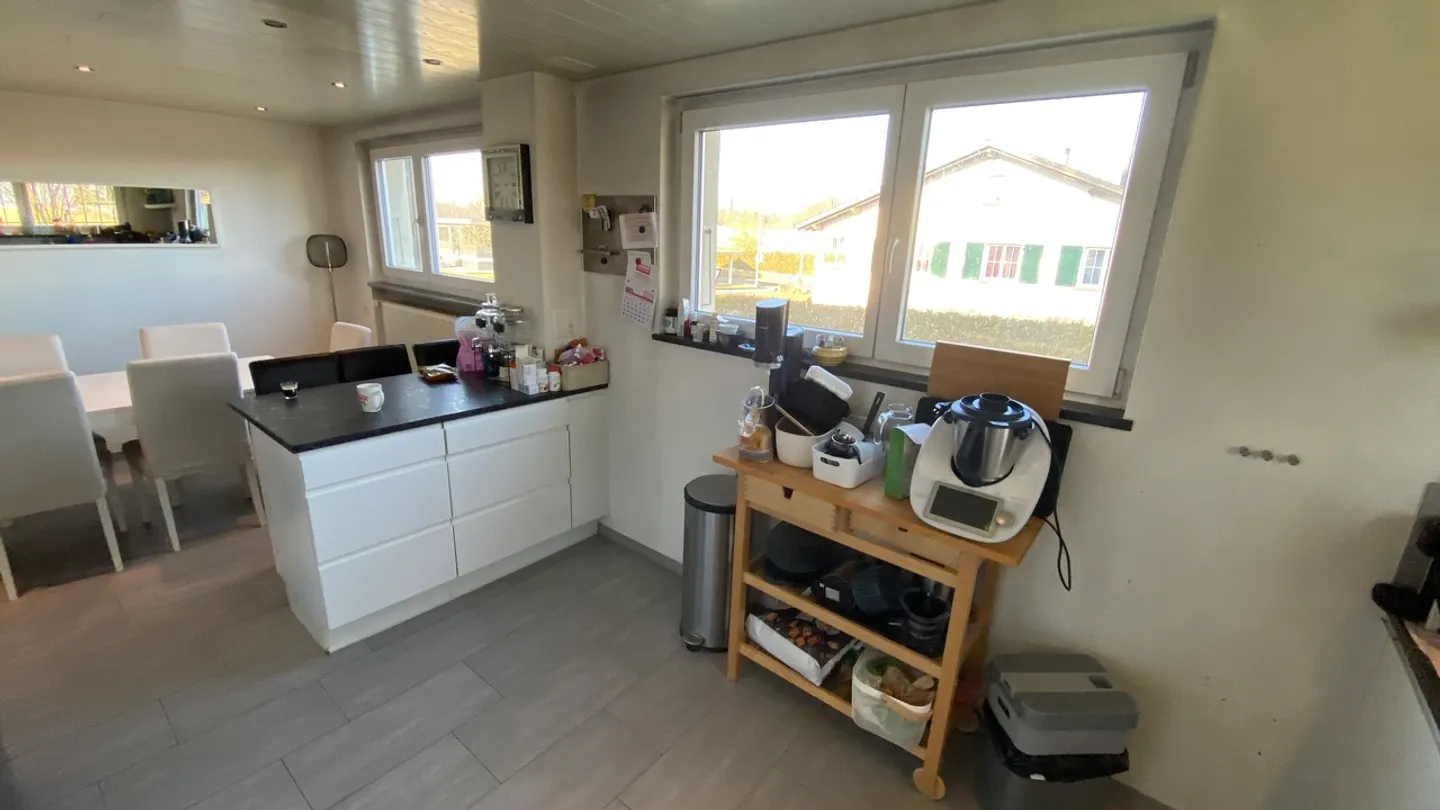 Casa familiare con un lotto di 1.731 m2 con piscina - Foto 3 di 43