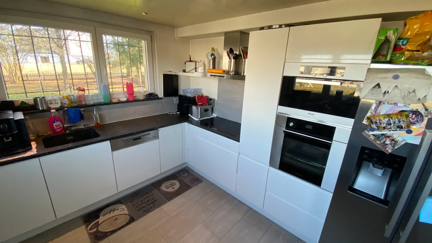 Casa familiare con un lotto di 1.731 m2 con piscina - Foto 4 di 43