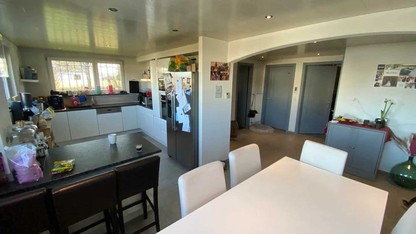 Casa familiare con un lotto di 1.731 m2 con piscina - Foto 5 di 43