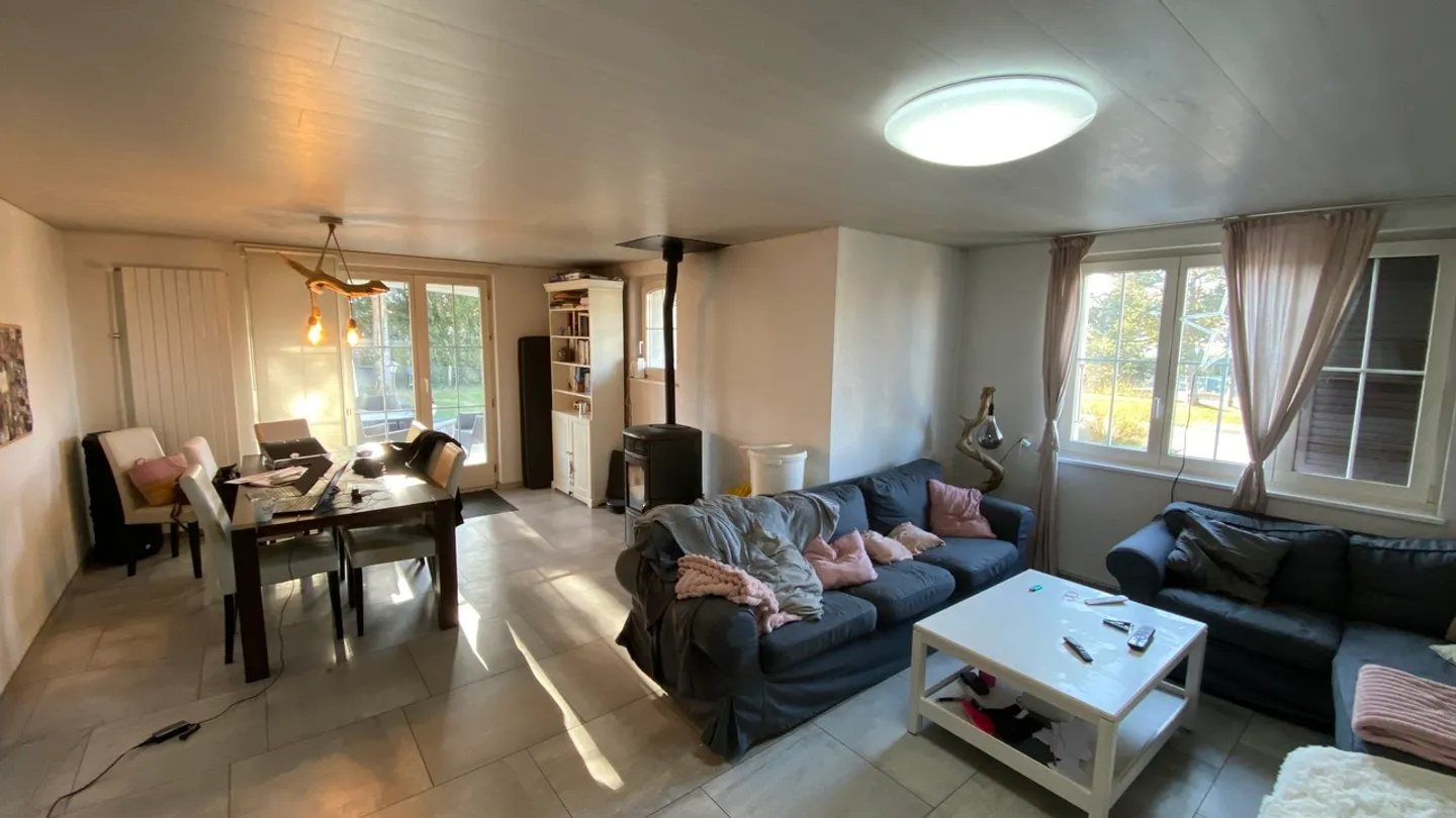 Casa familiare con un lotto di 1.731 m2 con piscina - Foto 10 di 43